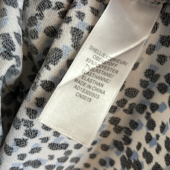 ADRIANNA PAPELL twist top light weight easy wash and wear for formal or casual L - Picture 8 of 9